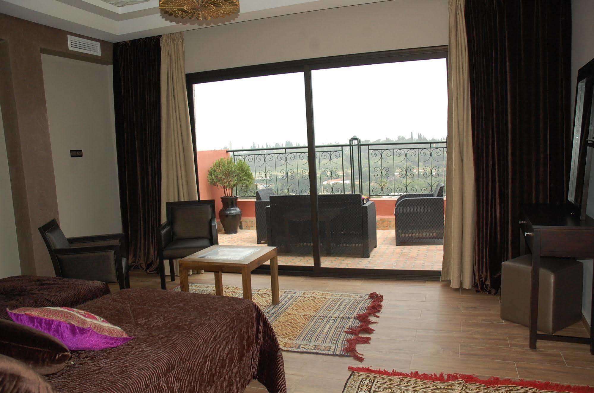 Collier De La Colombe Hotel Meknès Exterior foto